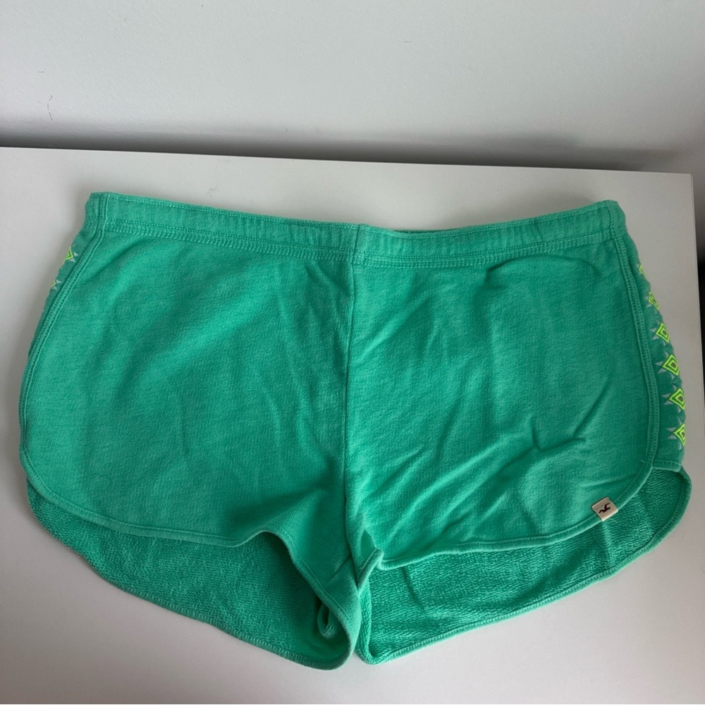 Hollister Low Rise Shorts New With Tag Size Medium